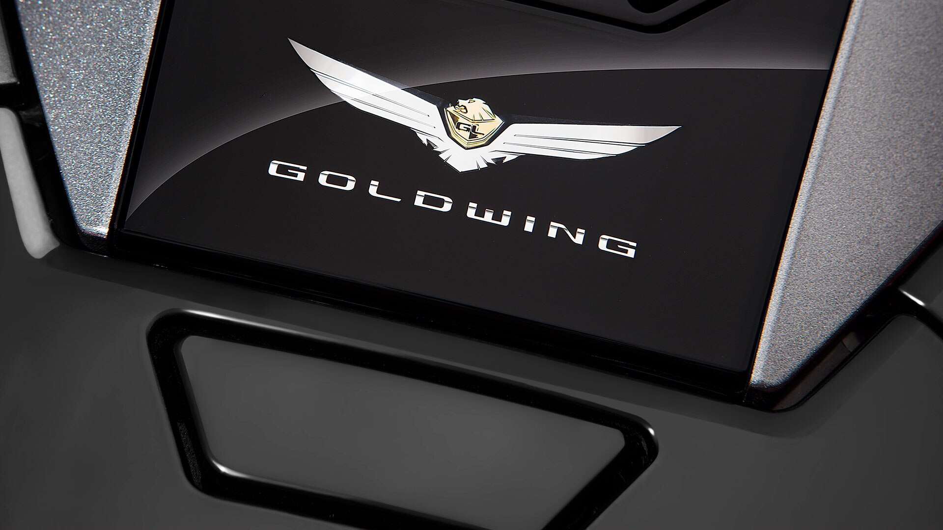 Logo Gold Wing